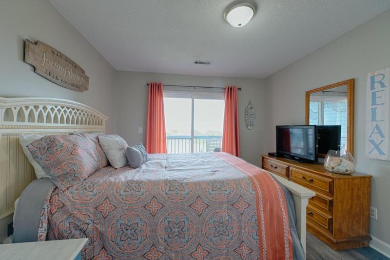 Sandy Dunes Oceanfront Condo - Just Renovated June 2020 Миртл-Бич Экстерьер фото